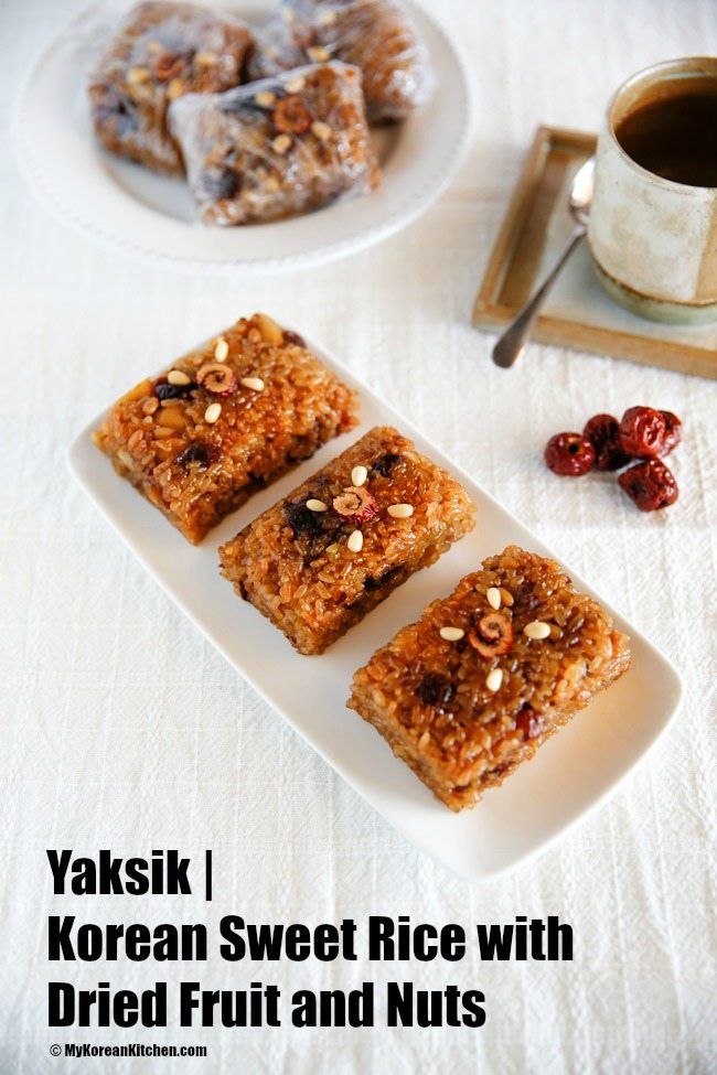 Yaksik hoặc yakbap là một thứ đồ ăn ngọt của Hàn Quốc làm từ gạo nếp, và pha trộn với hạt dẻ, táo tàu, và hạt thông. Người ta dùng đường đỏ, dầu mè, nước tương, và đôi khi quế để tạo mùi vị