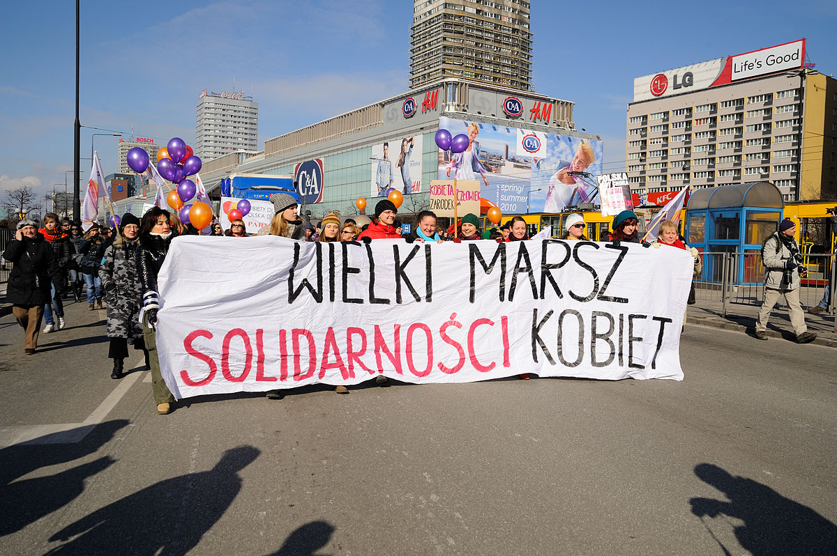   Biểu tình tại Warsaw (thủ đô Ba Lan) ngày Quốc tế Phụ nữ 2010 - Ảnh: Kuba Bożanowski  