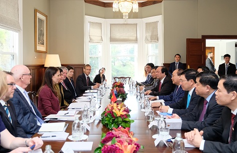 Thủ tướng Nguyễn Xuân Phúc hội đàm với Thủ tướng New Zealand Jacinda Ardern - Ảnh: VGP/Quang Hiếu