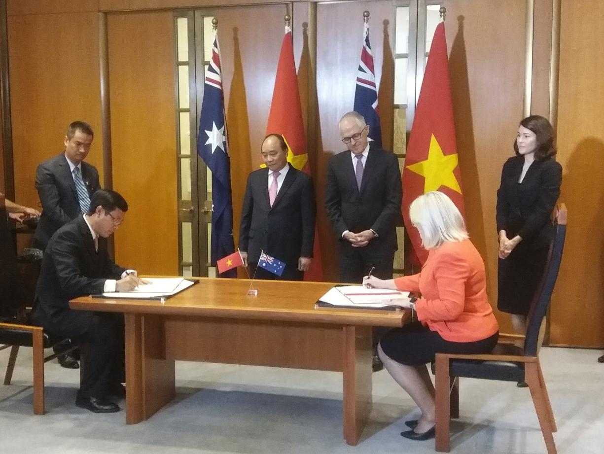 Lễ ký kết Thỏa thuận hợp tác về giáo dục và đào tạo Chính phủ Việt Nam và Chính phủ Australia giai đoạn 2018-2020