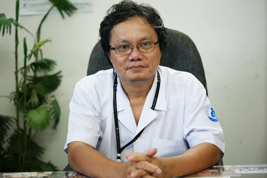 Bác sĩ Trương Hữu Khanh – Trưởng Khoa Nhiễm Thần kinh, Bệnh viện Nhi Đồng 1