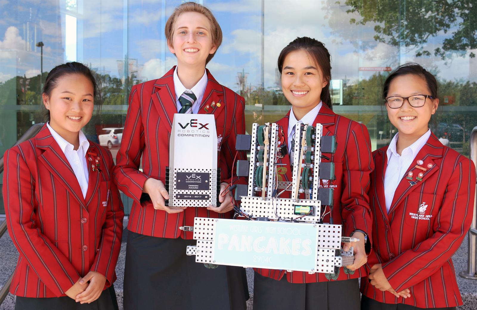 Nữ sinh Westlake trong cuộc thi robot cấp trung học ở New Zealand