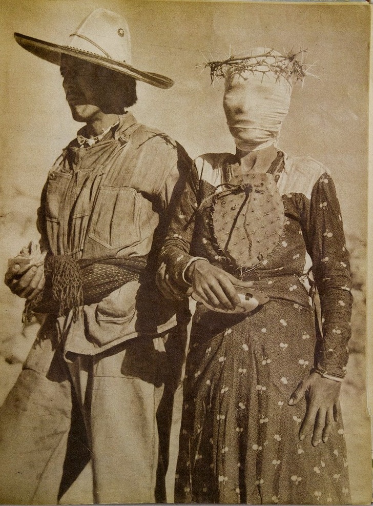 Một cặp đôi đi chợ phiên ở Mexico, 1940