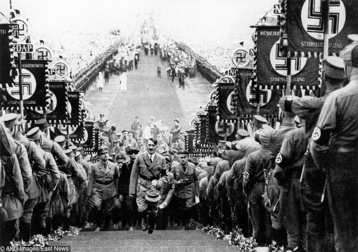 1934 - Hitler tại Đại hội Đảng Quốc Xã