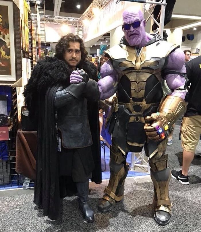 Một anh chàng khác cosplay Thanos tử tế một cách xuất sắc