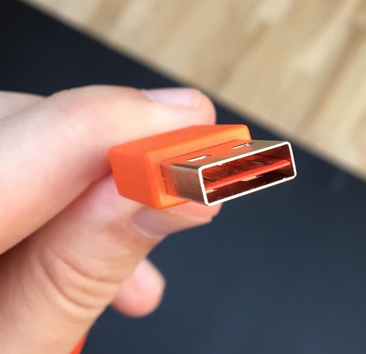 USB mà bạn không còn phải lật lên lật xuống để cắm đúng đầu nữa