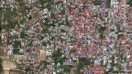   Ảnh chụp vệ tinh cho thấy nhà cửa biến mất sau thảm họa kép động đất - sóng thần và hiện tượng 