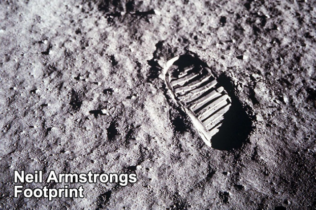   Dấu chân của Neil Armstrong  