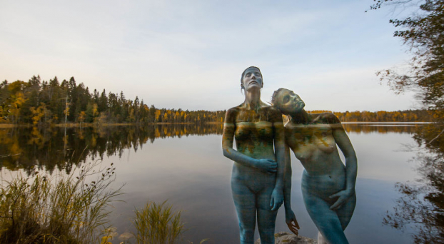 Họa sĩ biến người mẫu 'ẩn thân' giữa thiên nhiên bằng nghệ thuật body painting 7
