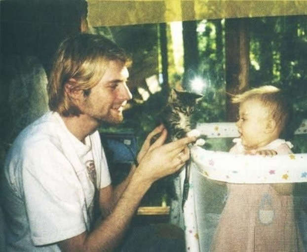   Kurt Cobain bên con gái, 1993  