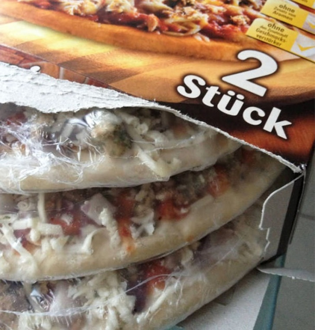   3 cái pizza trong hộp 2 cái  