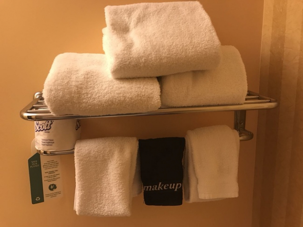   Khách sạn có khăn mặt riêng để tẩy trang  