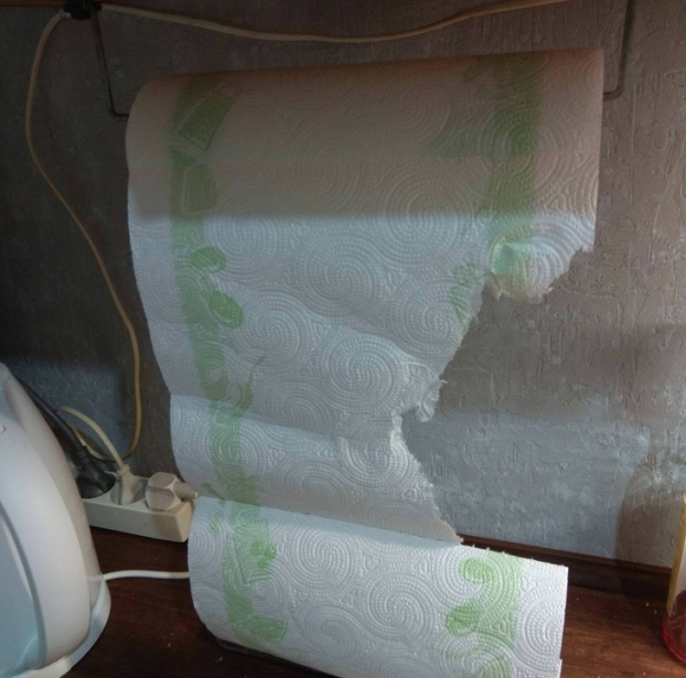   Cách chồng tôi xé giấy vệ sinh...  