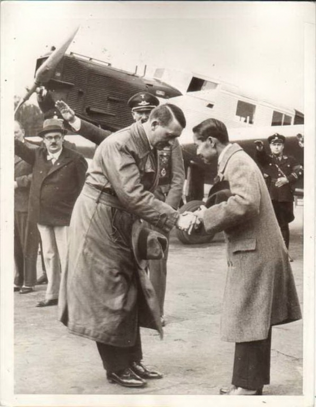   Adolf Hitler gặp nhà vua Thái Lan năm 1934  