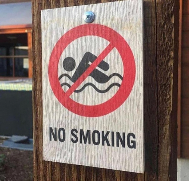   Cấm hút thuốc hay là cấm bơi?  