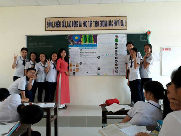   Bài thuyết trình của nhóm 1 - 11A2 - THPT Phan Văn Trị môn Ngữ Văn 11 về tác giả Nam Cao (Ảnh: Gia Lộc)  