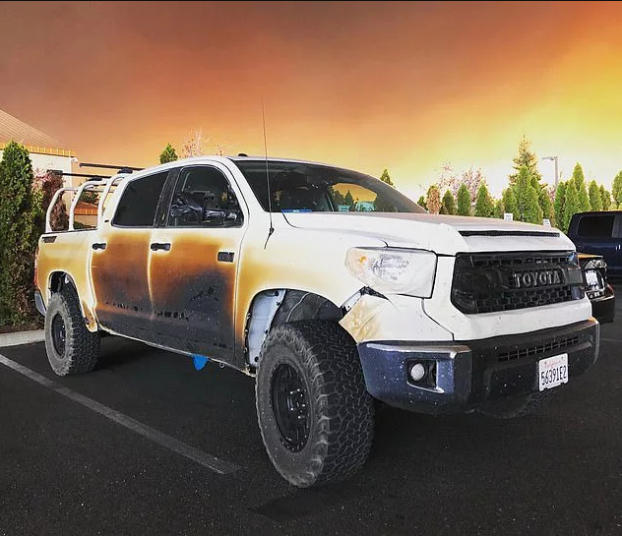 Cháy rừng ở California: Y tá lái chiếc ô tô tan chảy đi cứu người được Toyota tặng xe mới 1
