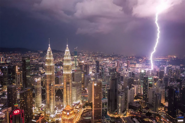   'Sét trên Kuala Lumpur', tác phẩm của Pete Demarco  
