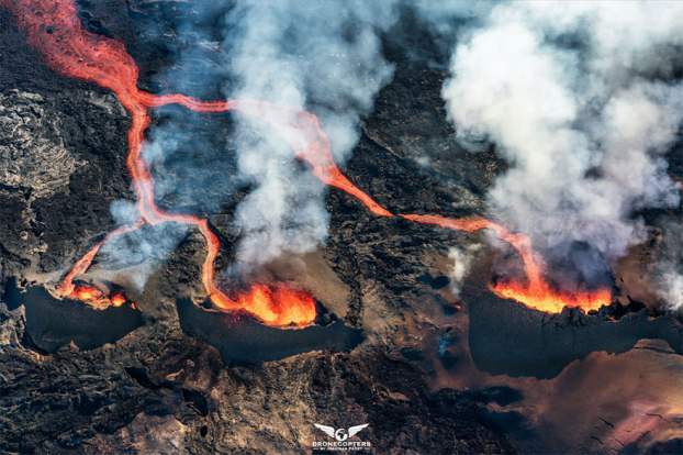   Tác phẩm 'Ba ngọn núi lửa' của Dronecopters  