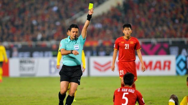 Trọng tài từng rút 'mưa thẻ' ở chung kết AFF Cup 2018 sẽ cầm còi trận Việt Nam vs Jordan 3