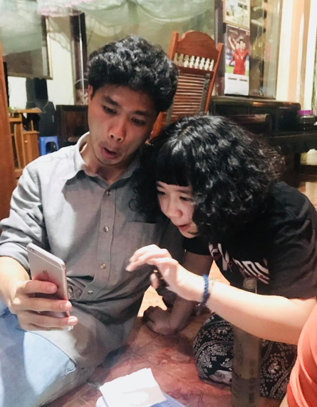Mùng 1 Tết, các cầu thủ Việt Nam đồng loạt 'mở hàng' trên mạng xã hội 2
