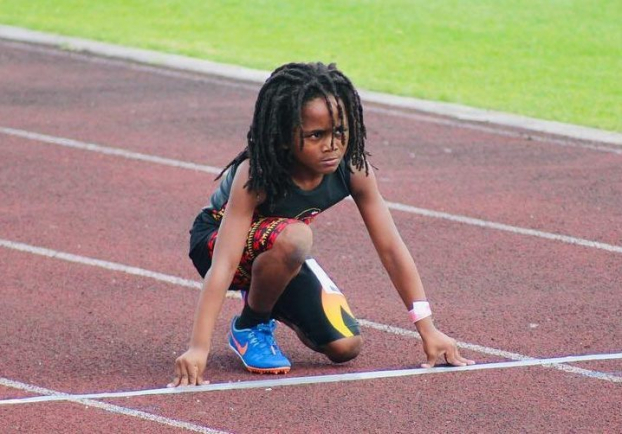 Cậu bé nhanh nhất thế giới lập kỷ lục chạy 100 m trong 13,48 giây khi mới 7 tuổi 0