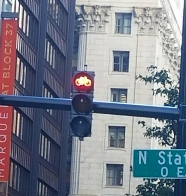   Đèn đỏ dành cho phương tiện 2 bánh (Mỹ)  