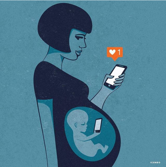   Dùng smartphone từ trong bụng mẹ  