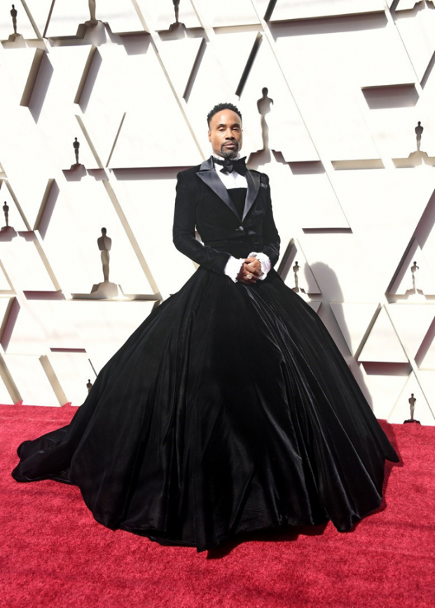 Nam diễn viên đồng tính chiếm spotlight thảm đỏ Oscar 2019 khi mặc đầm quây ngực 5