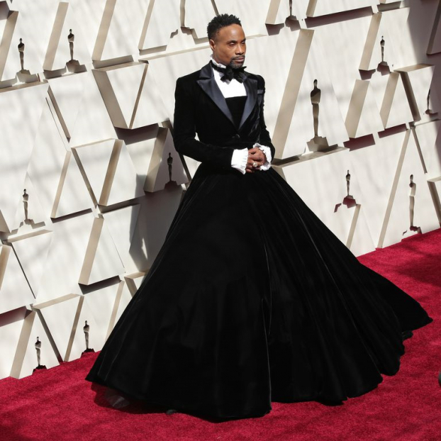 Nam diễn viên đồng tính chiếm spotlight thảm đỏ Oscar 2019 khi mặc đầm quây ngực 6