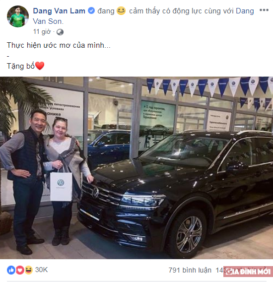 Thủ môn Đặng Văn Lâm hoàn thành ước mơ mua xe hơi tặng bố 0