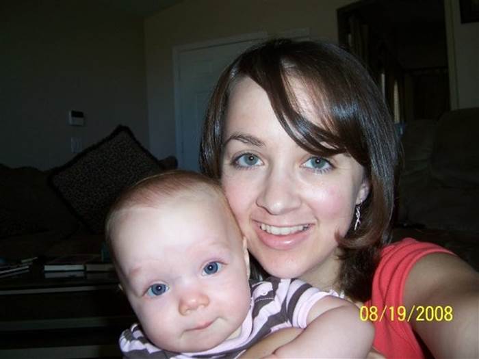 Chị Ashley bên con gái khi bé còn sống - Nguồn: Today.com