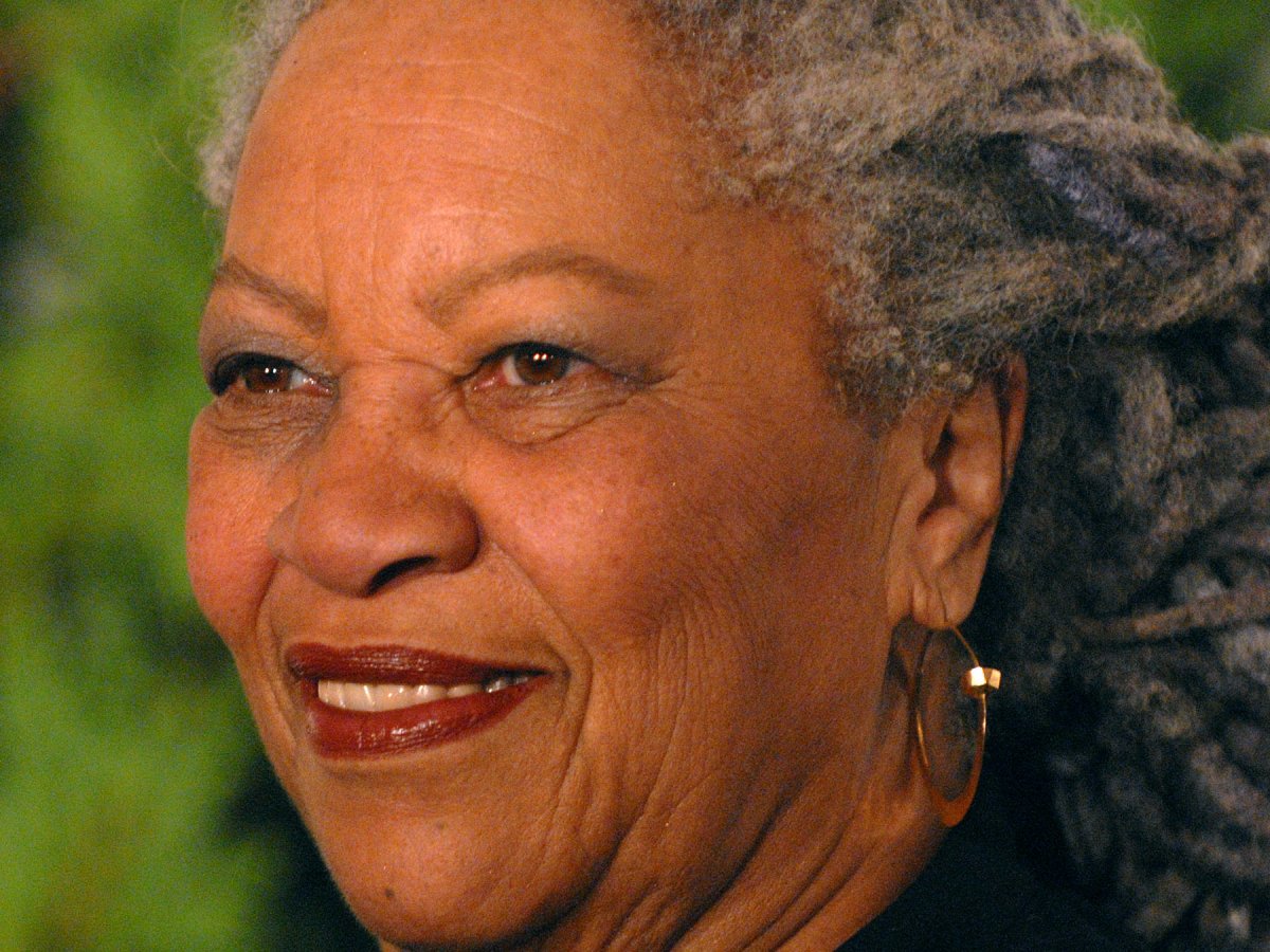 Nữ nhà văn Toni Morrison