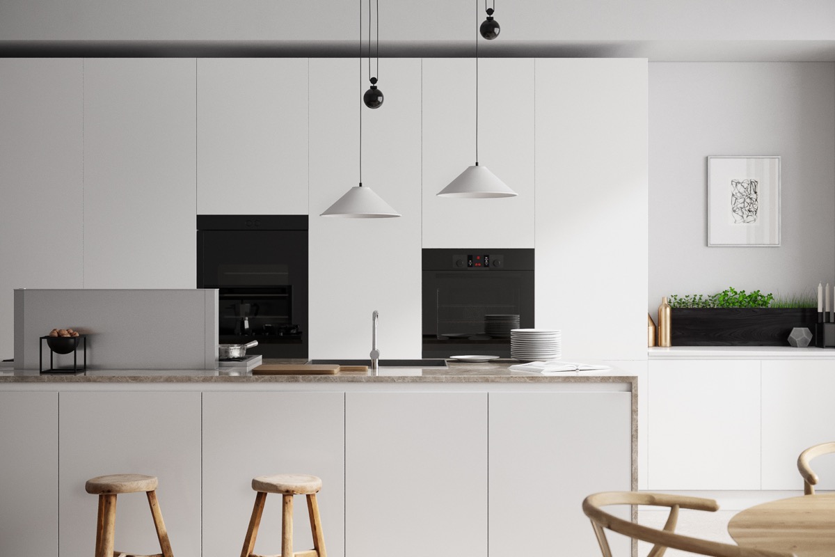 Những căn bếp tối giản kết hợp trắng – đen cũng rất phổ biến, sự đối lập trong màu sắc tạo nên một cảm giác hiện đại. 