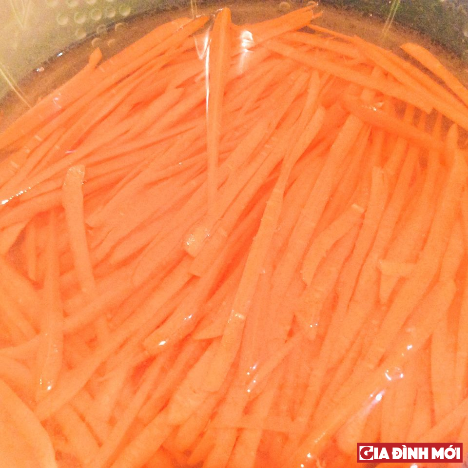 Bạn có thể làm một mẻ mứt cà rốt sợi từ những sợi thừa