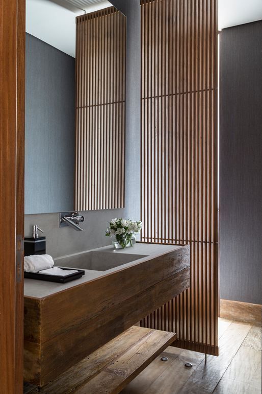 Phòng tắm tối giản với các chất liệu tự nhiên gỗ và tre kết hợp cùng xi măng