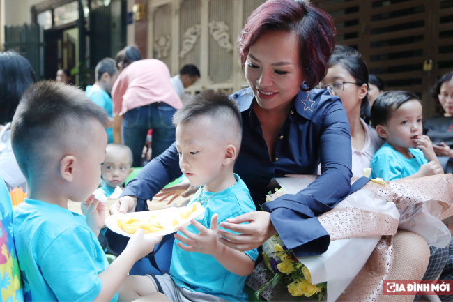 'Tôi thương các con mắc tự kỷ một thì thương các gia đình có con tự kỷ mười' 1