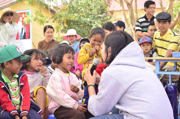   Cô Phan Gia Bảo trong lần sinh hoạt ngoại khoá của trường. Ảnh: NVCC  