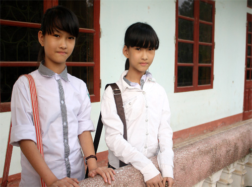   Thu Cúc, Thúy An đang là học sinh cấp 2 tại Thanh Hóa. Ảnh: Phan Dương.  