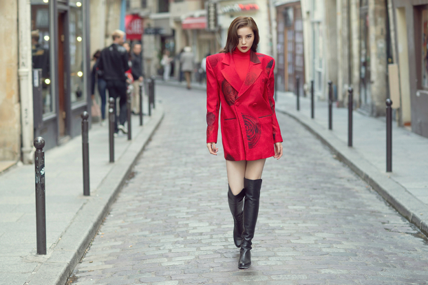 Hoa hậu Kỳ Duyên khoe style siêu chất và cuốn hút trên đường phố Paris 2
