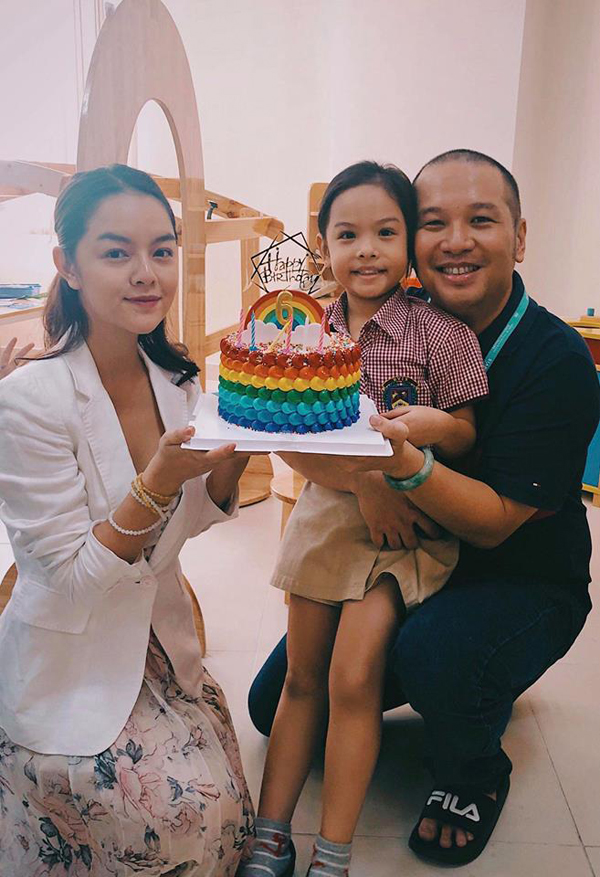 Phạm Quỳnh Anh - Quang Huy vui vẻ đoàn tụ trong ngày con gái Tuệ Lâm tròn 6 tuổi 3