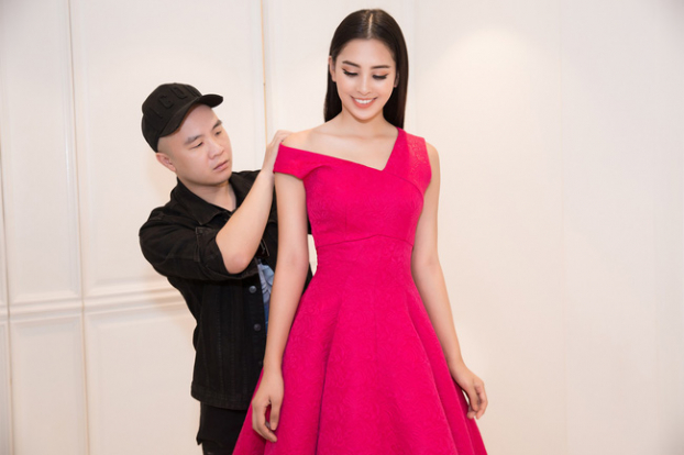 Choáng ngợp với số lượng quần áo và giày dép mà Hoa hậu Tiểu Vy mang đi thi Miss World 11