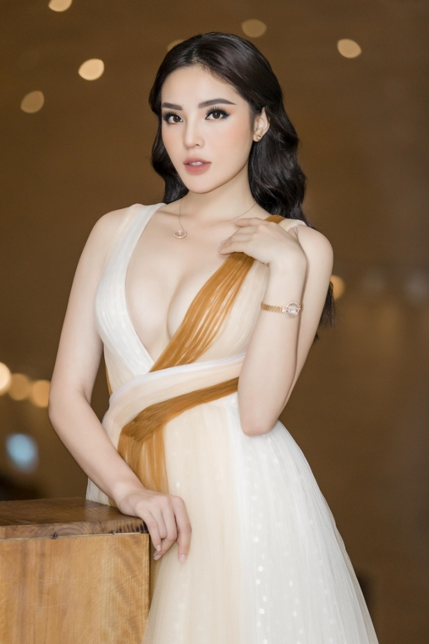 Soán ngôi NgọcTrinh, Kỳ Duyên đích thị là mỹ nhân sexy nhất showbiz Việt 0