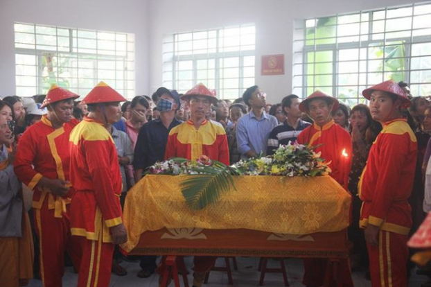 Cả gia đình thầy giáo ở Nha Trang tử vong do sạt lở: 'Thầy đã lao vào cứu hai con nhỏ' 2