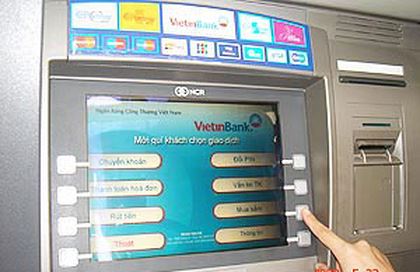   Kẻ trộm khai nhận sử dụng thiết bị đánh cắp tài khoản, mật khẩu cài cắm ở cây ATM Vietinbank.  