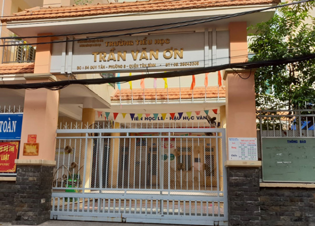   Trường Tiểu học Trần Văn Ơn - nơi xảy ra vụ việc.  