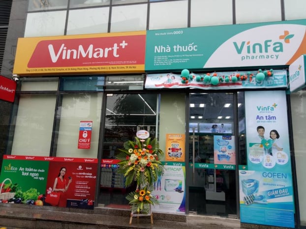   Đa phần các cửa hàng thuốc VinFa đều nằm kế bên siêu thị Vinmart đã mở từ trước.  