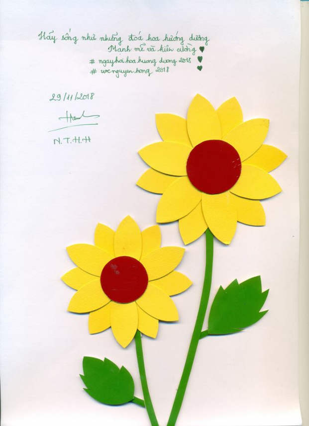 Hãy cùng đồng hành với chiến dịch vẽ hoa hướng dương Long Blackmoon, để mang đến sự ấm áp, hy vọng và tình yêu đến cho mọi người. Hình ảnh các bông hoa hướng dương lấp lánh, sáng vàng ngọc, sẽ khiến bạn cảm thấy thật tuyệt vời và cổ vũ.