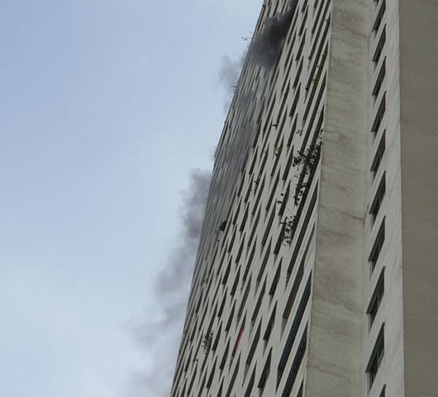 Cháy ở tầng 31 chung cư HH Linh Đàm, cư dân hoảng loạn tháo chạy 1