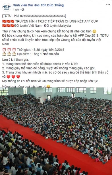 Sinh viên 'không mang giày cao gót' khi xem tập thể trận Việt Nam- Malaysia 0